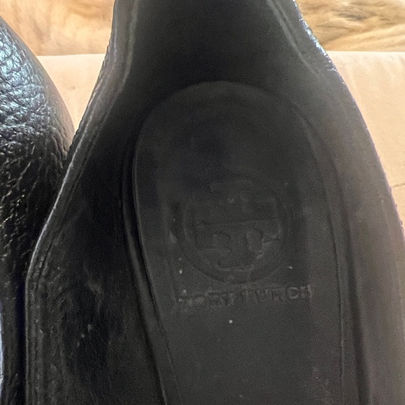Tory Burch Black Leather Logo Cap-Toe Ballet Flats - Picture 2 of 7